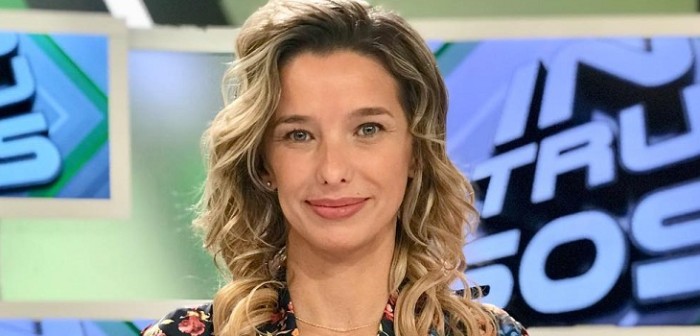 No se sentía cómoda: Claudia Schmitd volvió a posar en bikini tras lipoescultura abdominal