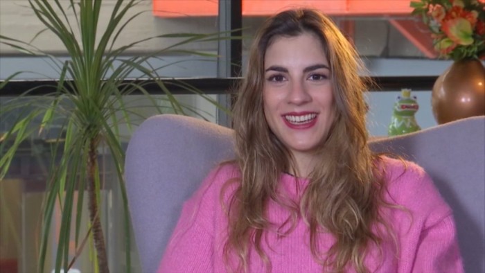 ¿Faceta oculta? Carmen Zabala da a conocer su talento musical junto a actor de Wena Profe