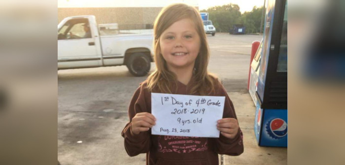 La historia de niña que murió momentos después de tomarse foto por su primer día de clases