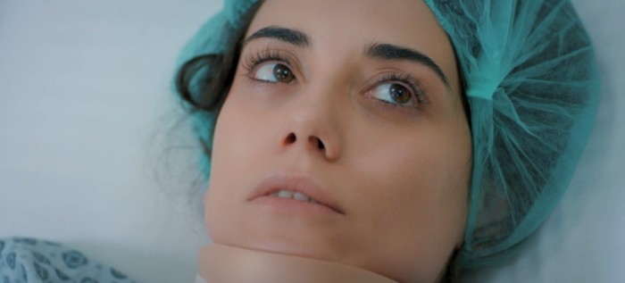 Dramático episodio de 'Madre' volvió a ganarle a su competencia: Zeynep sufrió accidente