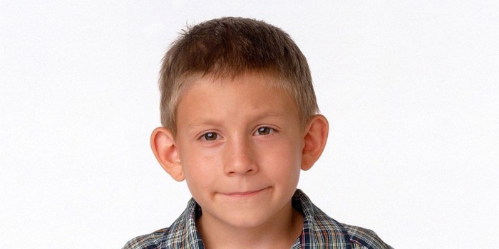 ¿Recuerdan al pequeño Dewey? Así luce actualmente el hermano menor de 