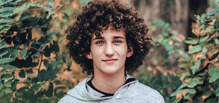 Entre el diseño y la actuación: Tomás Robertson, el actor debutante de Amar a morir