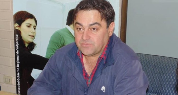 Detienen a alcalde por manejar con alcohol y fugarse: se parapetó en casa de su pareja