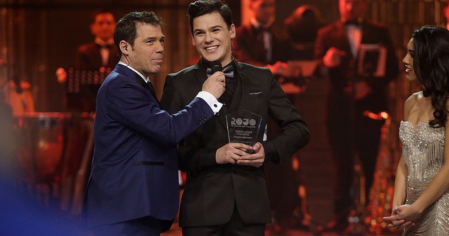 Fallas técnicas: los inconvenientes que opacaron presentación de Andrei en gala de Rojo