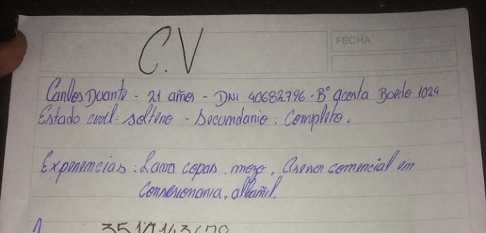Gesto de joven que no tenía dinero para imprimir su CV conmovió a miles en Facebook