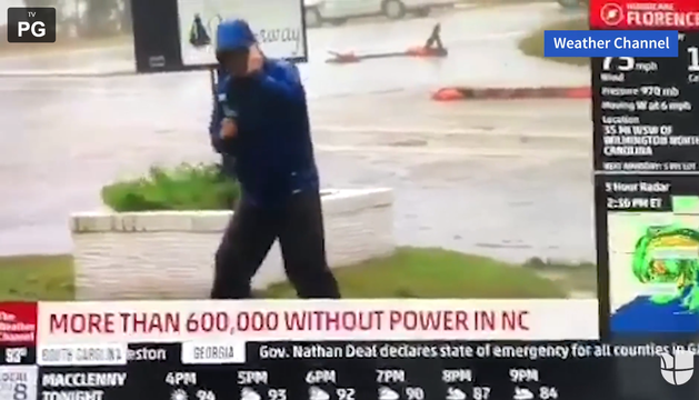 Reportero quiso reflejar cómo era huracán Florence pero su exageración quedó en evidencia