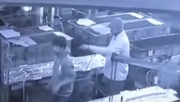 Video muestra pésima broma de un jefe a su empleado con aire comprimido: víctima falleció