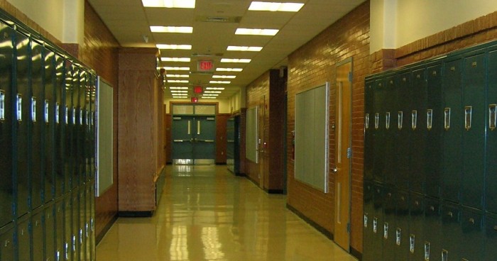 Tras años de bullying: joven aprovechó junta escolar para exigir disculpas a sus agresores