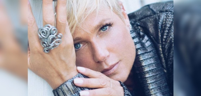 No aguantó la emoción: fan de Xuxa se descompensó y murió cuando la esperaba en aeropuerto