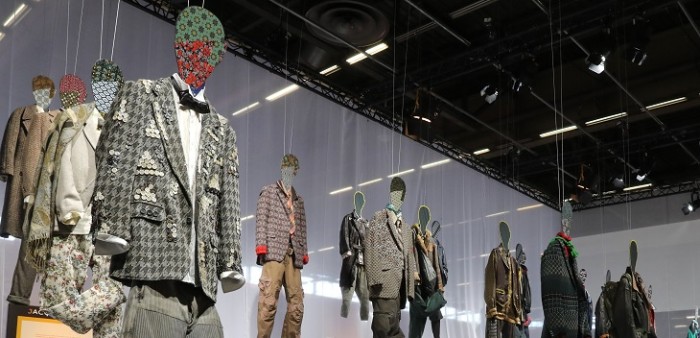 También es tendencia: chaquetas a base de piña y zapatillas con botellas recicladas