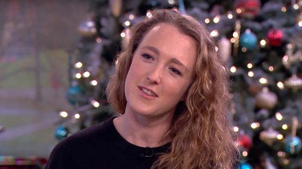 Mujer pololeó 9 meses y ahora se casará con un fantasma: ni siquiera sabe si es hombre