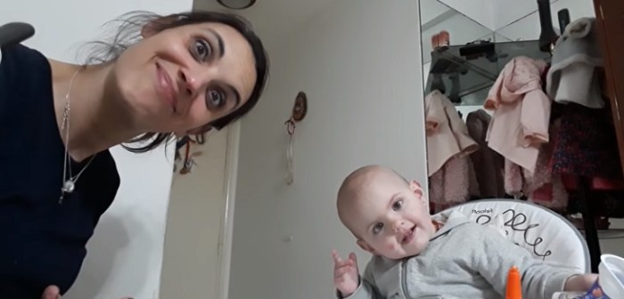 Madre registra divertida discusión con su hija de 15 meses que no quiere comerse 