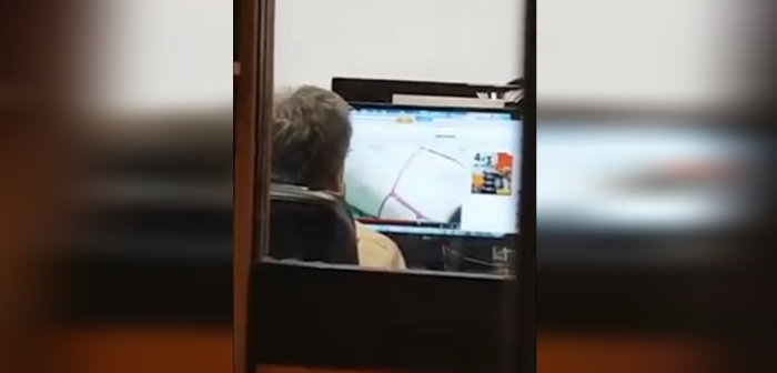 ¿Se le olvidó que estaba trabajando? Funcionario fue captado viendo porno en Juzgado Civil
