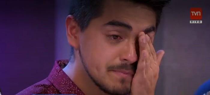 Cantante de Rojo vive complicado momento de salud que podría dejarlo fuera del programa