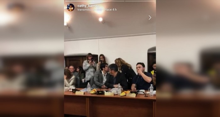 Cathy Barriga perdió la paciencia y encaró a concejal: sesión municipal duró solo minutos