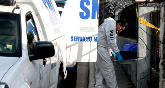 Mujer murió en extrañas circunstancias en Calama: suegro la encontró en el baño