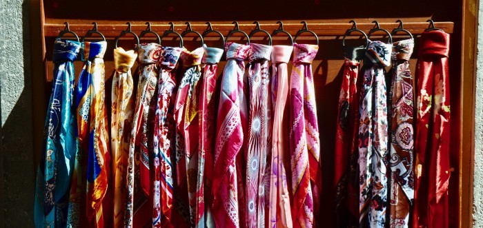 El sencillo accesorio que toda mujer tiene y que su nuevo uso está causando furor en redes