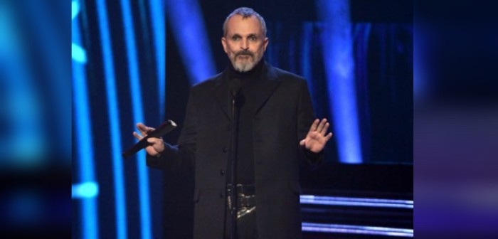 Miguel Bosé preocupó en redes tras aparición en los Grammy Latino: su voz sonaba muy débil