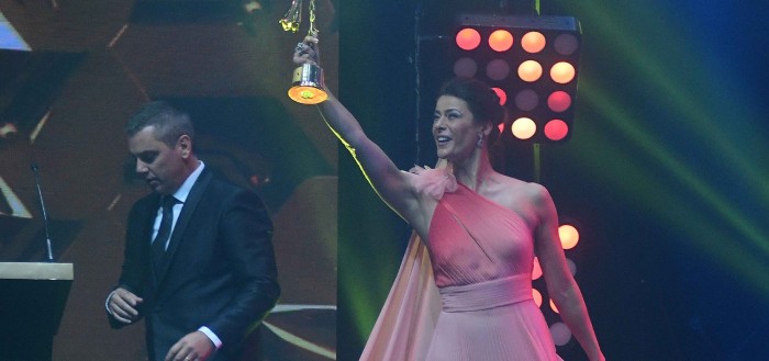 El fail que sacó risas en los Copihue de Oro: demoraron en entregar sobre con ganadora