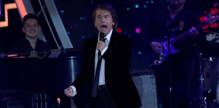 No olvidan el diente de Viña: las bromas que dejó la presentación de Raphael en la Teletón