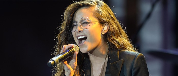 La criticada actitud de Camila Gallardo en evento quillotano: no dejó que grabaran su show