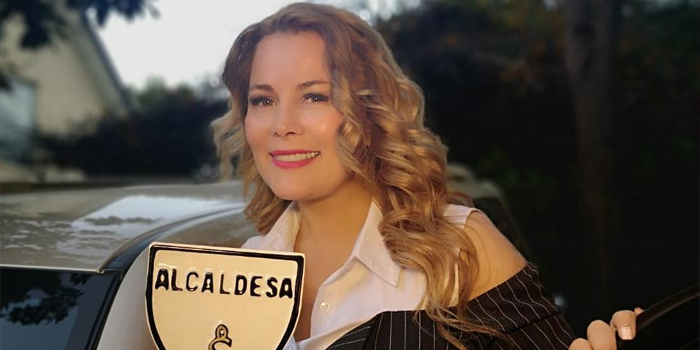 Junto a O'higgins y Manuel Rodríguez: Cathy Barriga es retratada en mural de conocido liceo en Maipú