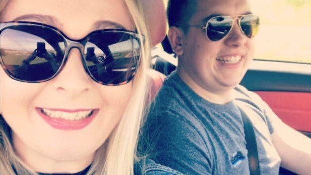 Extirpan quiste de 26 kilos a mujer que pensó que estaba embarazada: lo tuvo 4 años