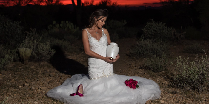 Novia homenajeó a su pareja fallecida con ayuda de 'Photoshop' y resultado se volvió viral