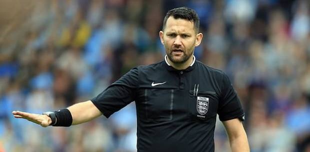 Árbitro olvidó la moneda para sorteo y solucionó todo con un 'cachipún': fue suspendido