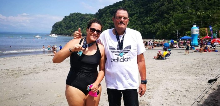 Joven compartió foto con su padre y recibió violento e indignante mensaje por su cuerpo