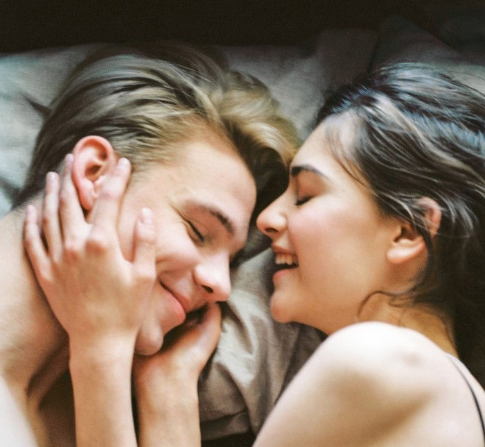 5 temas sexuales que deberías conversar con tu pareja, según especialista