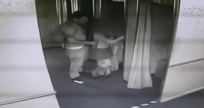 Detenido en flagrancia: hombre habría violado a escolar de 15 años en motel de Santiago