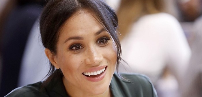 ¿De nuevo? Meghan de Sussex rompe una vez más el protocolo con look en premiación