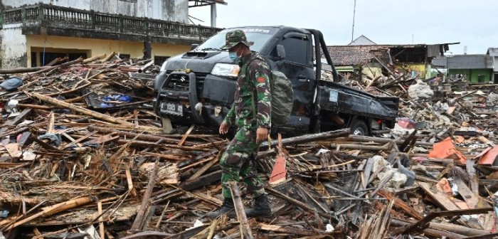 La difícil decisión que debió tomar un indonesio tras el tsunami: salvar a esposa o su madre e hijo