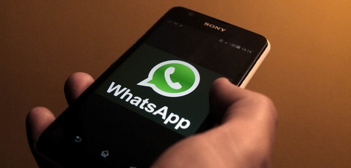 WhatsApp comienza 'lucha' contra las noticias falsas: limitará el reenvío de mensajes