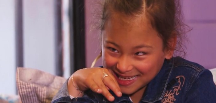 Niña en silla de ruedas cautivó con historia de integración: bailó cueca en la Teletón