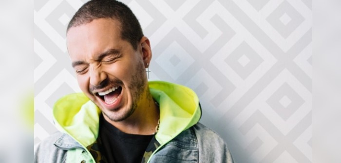 J Balvin mostró su arriesgado y colorido cambio de look: fue comparado con un mango
