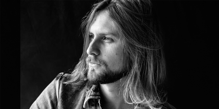 Jean-Philippe Cretton estrenó videoclip protagonizado por su pareja: se robó las miradas