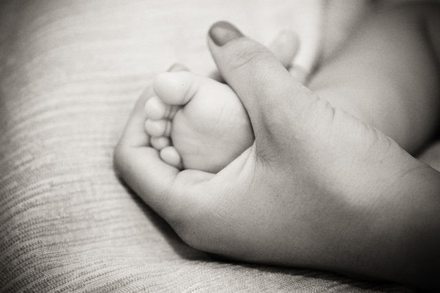 Terrible despertar de padres de bebé de 1 mes: su hijo murió aplastado mientras dormían