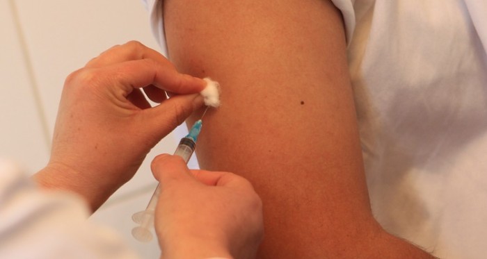 Confirman tercer caso de sarampión importado: bebé viajó en mismo bus que niño contagiado