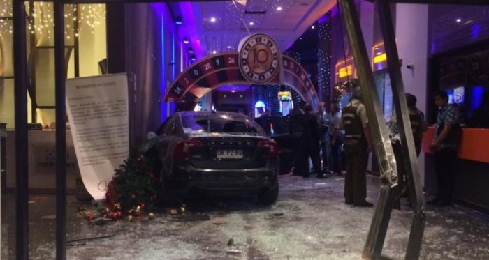 Padre e hijo que causaron destrozos en casino de Talca no podrán entrar a ningún casino del país