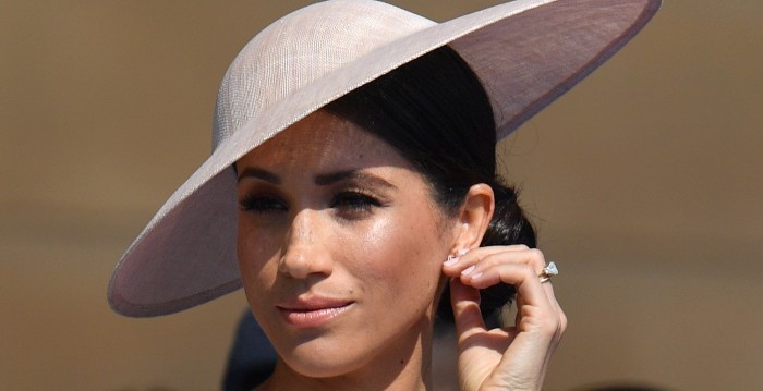 El 'atrevido' look con el que Meghan Markle una vez más rompió los protocolos de la realeza