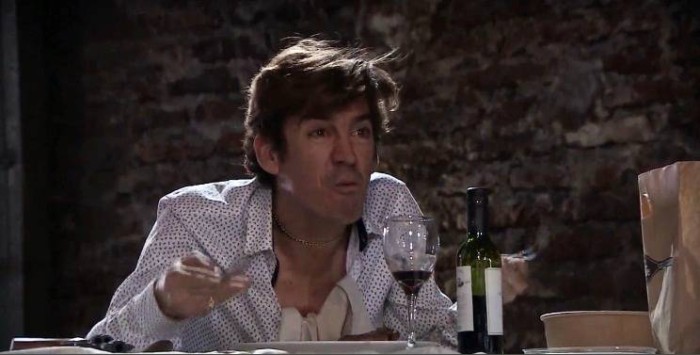 Todo tiene su lógica: director de Pacto de sangre responde a críticas por peculiar muerte de Roberto