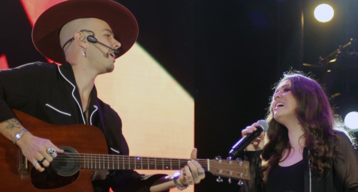 Los memes que dejó la 'melancólica' presentación de Jesse & Joy en Festival de Las Condes