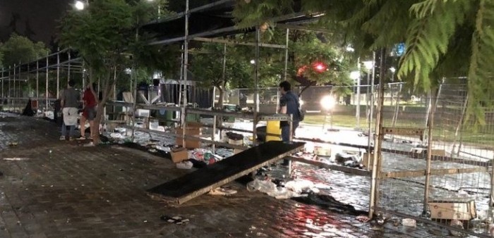 Con incidentes y saqueos termina fiesta de Año Nuevo en Movistar Arena: asistentes denuncian estafa