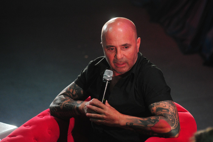 Sol, arena y mar: relajo de Sampaoli en playas de Brasil causó sorpresa entre fanáticos del fútbol