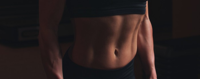 Tres sencillos ejercicios de torsión que te permitirán disminuir centímetros de cintura