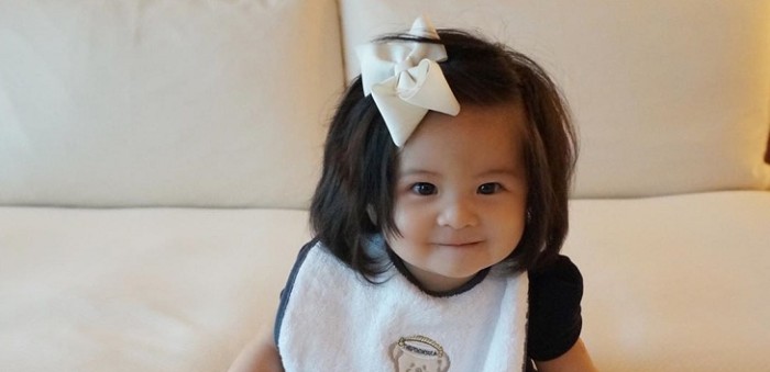 Bebé de un año es toda una celebridad por su frondosa cabellera: ya es rostro de una marca de champú