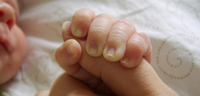 Lactante de 9 meses sobrevivió a accidente en Los Ríos gracias a noble y rápido actuar de pareja