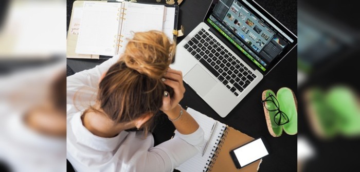 ¿Lo sabías? El irreversible efecto que tu computador y celular podrían estar causando a tu piel